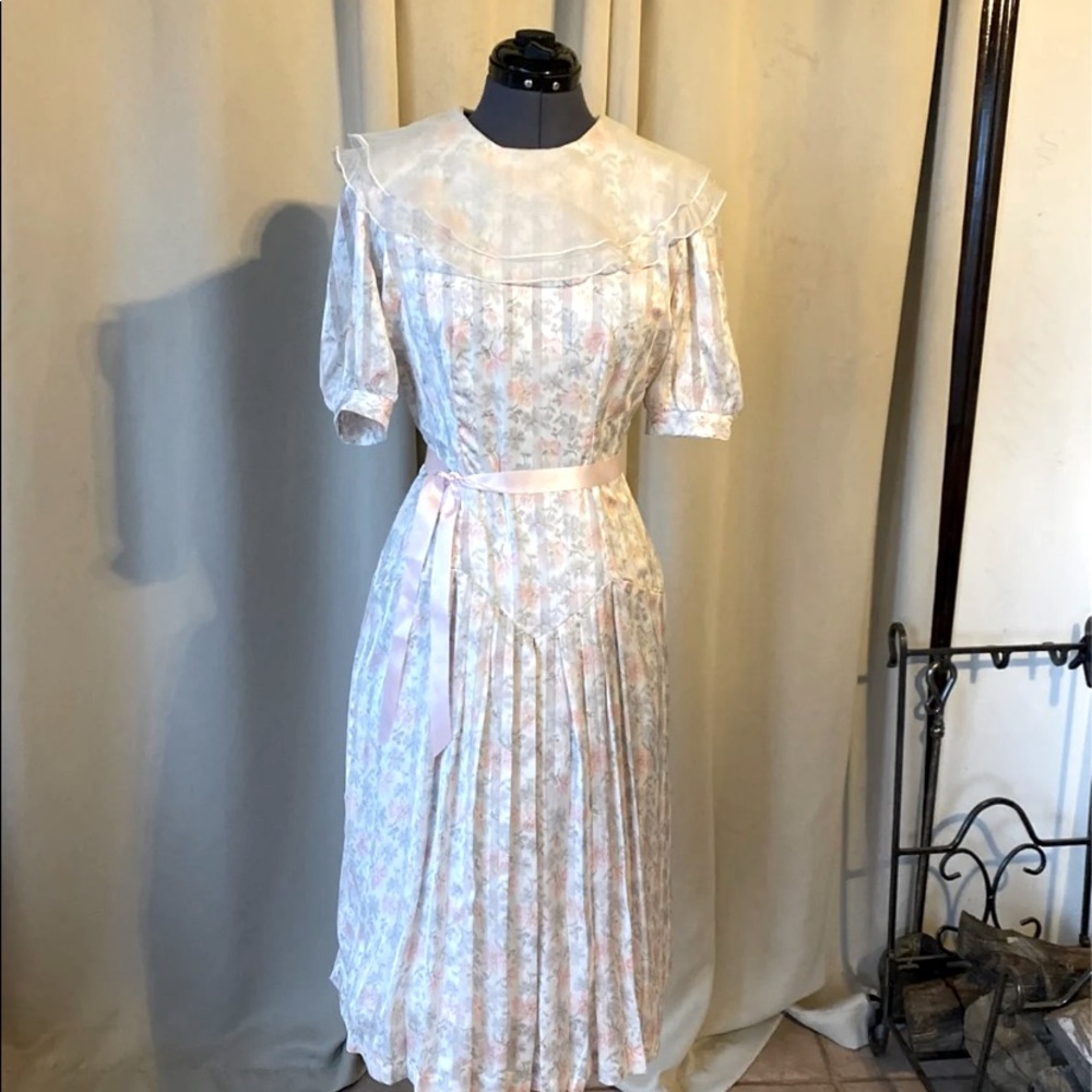 Vintage 1980’s drop waist fit-n-flare